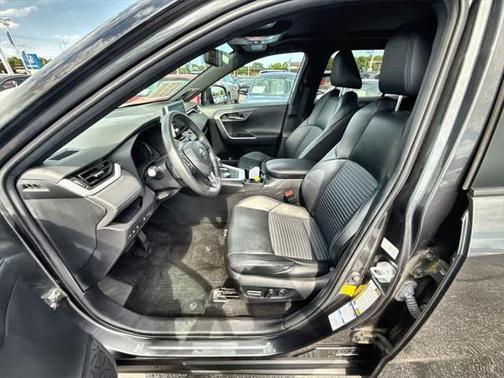 2021 Toyota RAV4 Hybrid SE