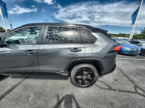 2021 Toyota RAV4 Hybrid SE