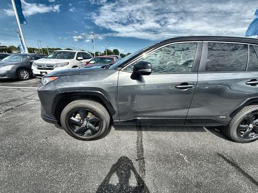 2021 Toyota RAV4 Hybrid SE