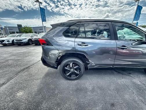 2021 Toyota RAV4 Hybrid SE