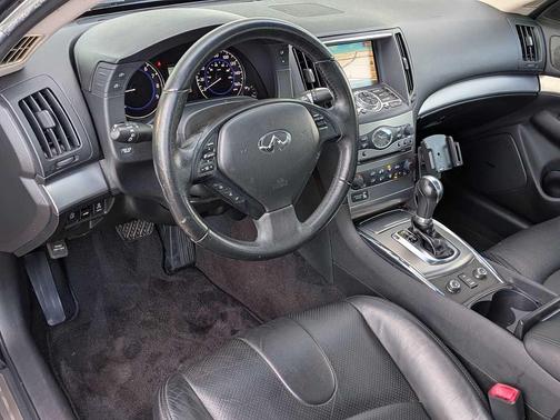 2011 INFINITI G37x Base
