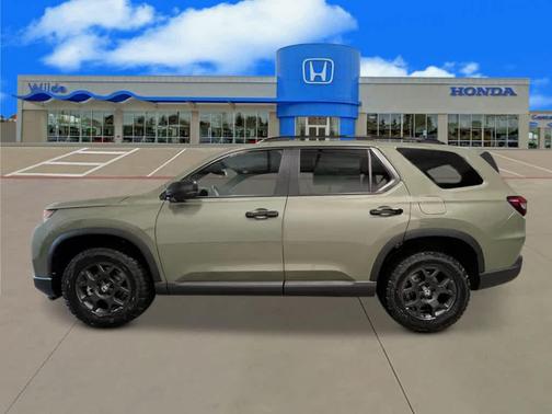 Ash Green Metallic 2026 Honda Pilot TrailSport