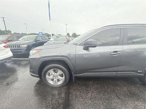 2024 Toyota RAV4 Hybrid SE
