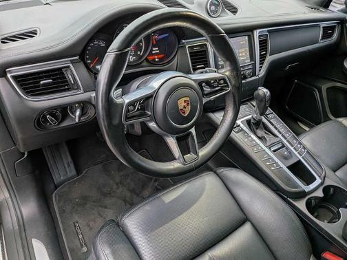 2016 Porsche Macan Turbo