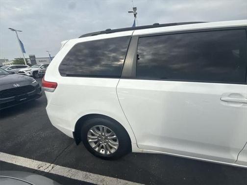 2013 Toyota Sienna XLE