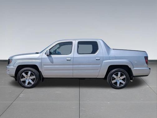 Silver 2014 Honda Ridgeline SE