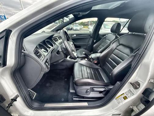 2016 Volkswagen Golf GTI 2.0T SE 4-Door