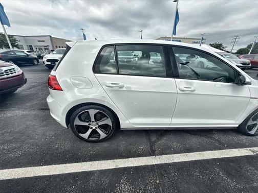 2016 Volkswagen Golf GTI 2.0T SE 4-Door