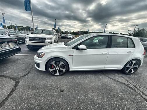 2016 Volkswagen Golf GTI 2.0T SE 4-Door
