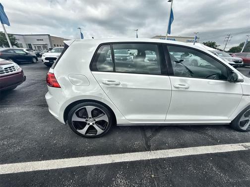 2016 Volkswagen Golf GTI 2.0T SE 4-Door