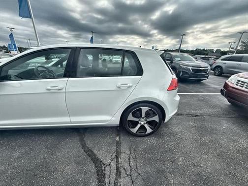 2016 Volkswagen Golf GTI 2.0T SE 4-Door