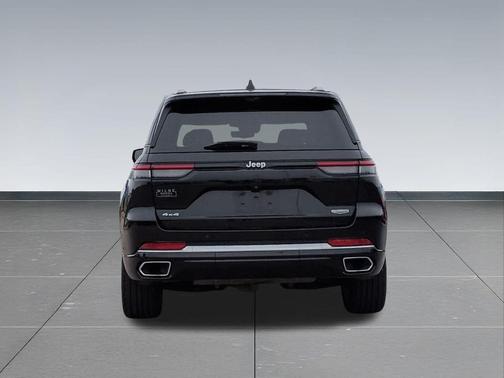 2023 Jeep Grand Cherokee Summit