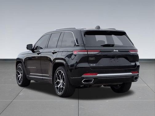 2023 Jeep Grand Cherokee Summit