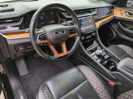 2023 Jeep Grand Cherokee Summit