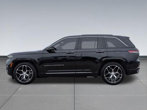 2023 Jeep Grand Cherokee Summit