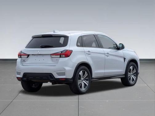 White Diamond 2024 Mitsubishi Outlander Sport SE