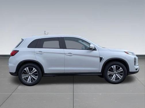 White Diamond 2024 Mitsubishi Outlander Sport SE