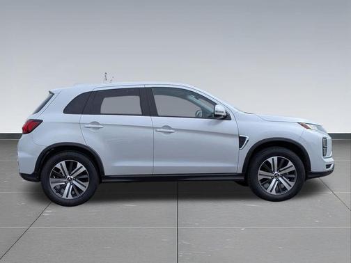 White Diamond 2024 Mitsubishi Outlander Sport SE