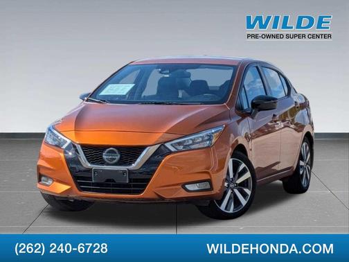 Monarch Orange Pearl Met 2021 Nissan Versa 1.6 S
