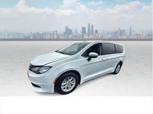 2023 Chrysler Voyager LX