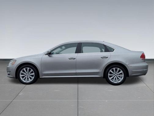 2013 Volkswagen Passat 2.5 SEL Premium