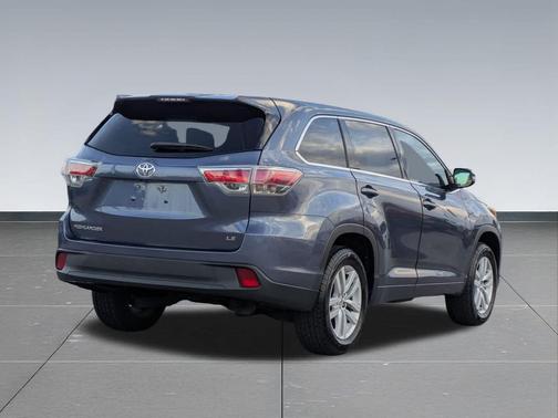 2015 Toyota Highlander LE
