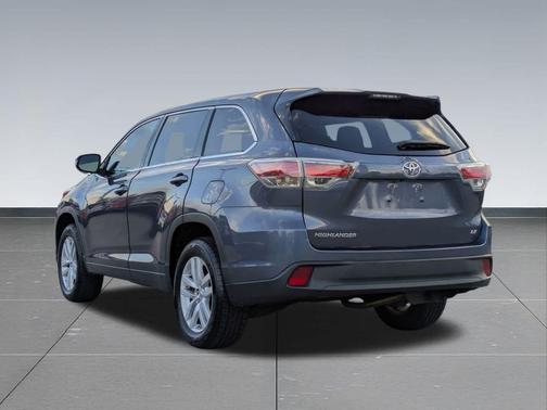 2015 Toyota Highlander LE