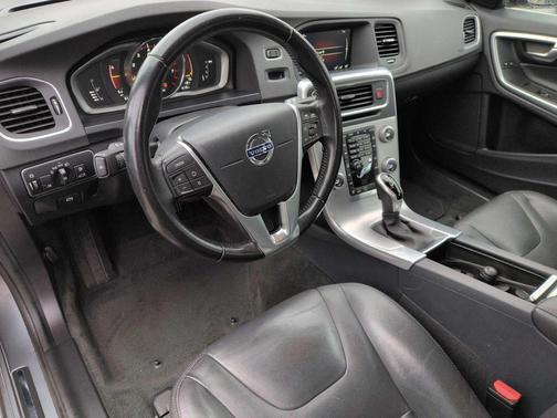 2017 Volvo V60 T5 Premier