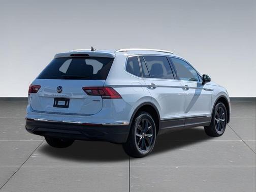 2024 Volkswagen Tiguan 2.0T SE 4MOTION