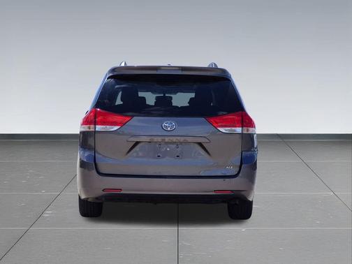 Predawn Gray Mica 2014 Toyota Sienna XLE