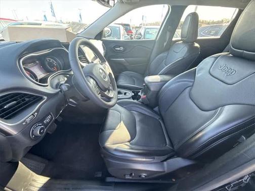 2022 Jeep Cherokee Latitude Lux