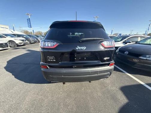 2022 Jeep Cherokee Latitude Lux