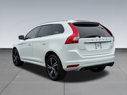 2017 Volvo XC60 T6 R-Design