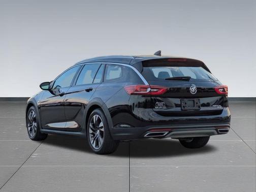 2018 Buick Regal TourX Essence