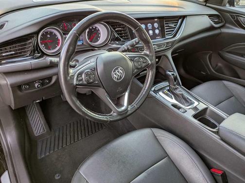 2018 Buick Regal TourX Essence