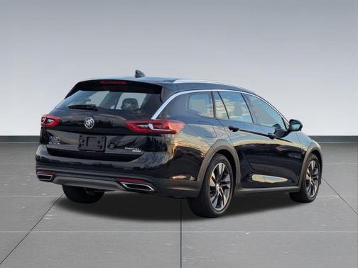 2018 Buick Regal TourX Essence
