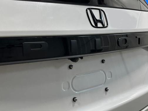 Platinum White Pearl 2026 Honda Pilot Elite