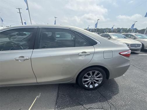 2016 Toyota Camry XLE