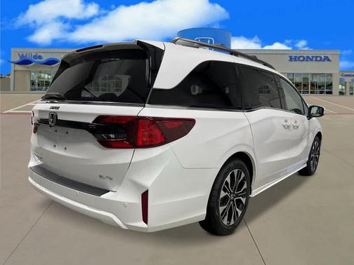 Platinum White Pearl 2026 Honda Odyssey Elite