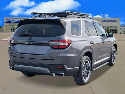 Modern Steel Metallic 2026 Honda Pilot Touring 8-Passenger