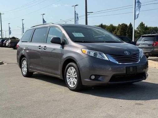 2015 Toyota Sienna XLE
