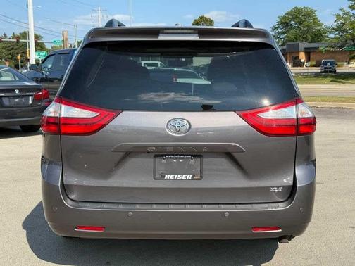 2015 Toyota Sienna XLE