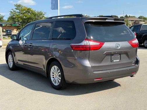 2015 Toyota Sienna XLE