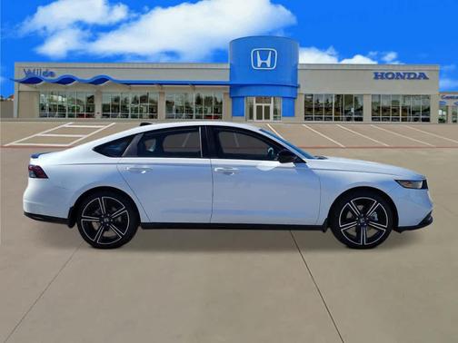 Platinum White Pearl 2026 Honda Accord Hybrid Sport