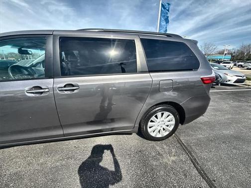 2017 Toyota Sienna XLE Premium