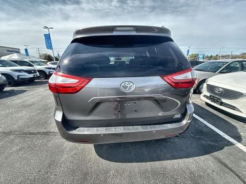 2017 Toyota Sienna XLE Premium