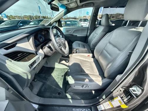 2017 Toyota Sienna XLE Premium