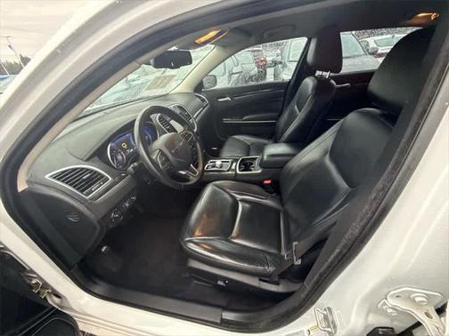 2016 Chrysler 300 Limited