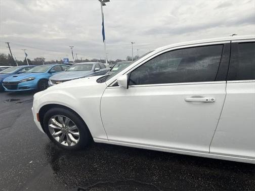 2016 Chrysler 300 Limited