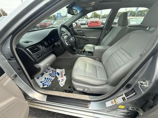 2016 Toyota Camry Hybrid XLE